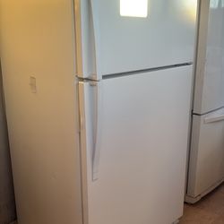 Bonito refrigerador  enfría muy vien