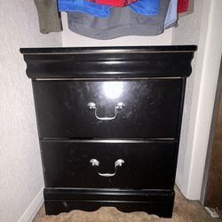 Black 2-Drawer Dresser/nightstand 40$