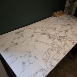 FREE MARBLE GOLD OFFICE DESK/UCR AREA
