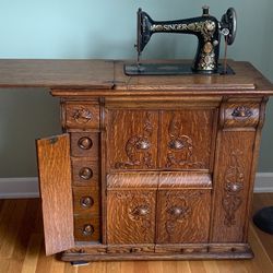 1921 Singer Sewing Machine