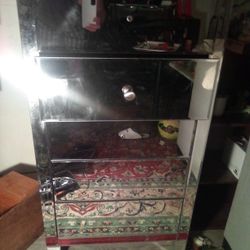5 Draw Cabinet With All Mirrors 