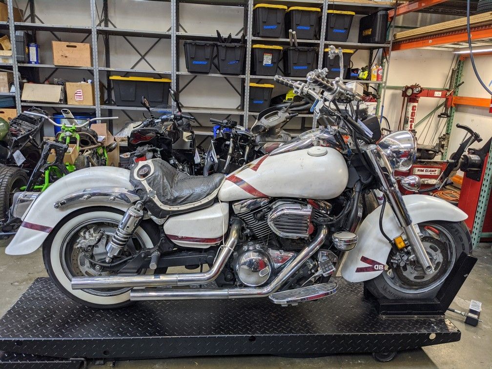 2005 Kawasaki Vulcan Classic VN1600 Motorcycle for Parts