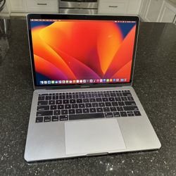 MacBook Pro - 2017 - 13 in - 2 Thunderbolt 3 Ports - New 512 GB SSD - 8 GB RAM - Intel i5