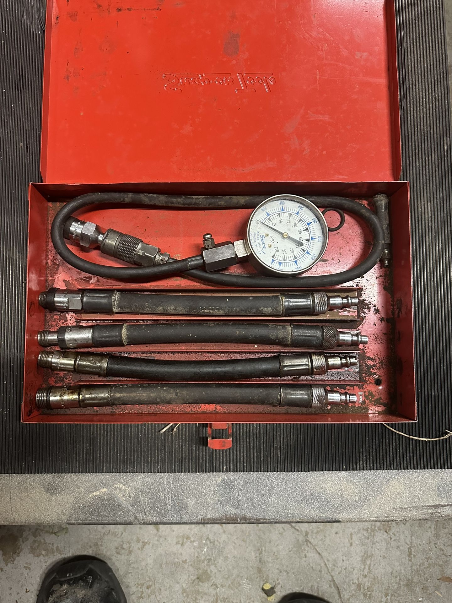 Snap On Compression Gauge Set