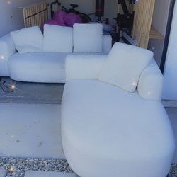 Beautiful 2 piece sectional