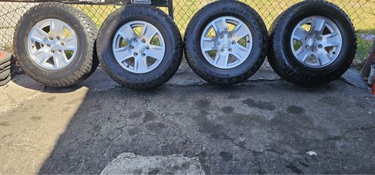 17 in Stock Chevy/ GMC Wheels and Tires