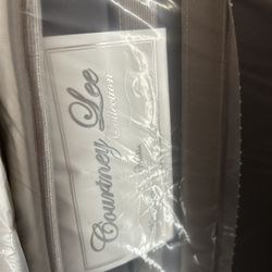 Courtney Lee Collection Queen Mattress + Box Spring Set – Clean & Ready