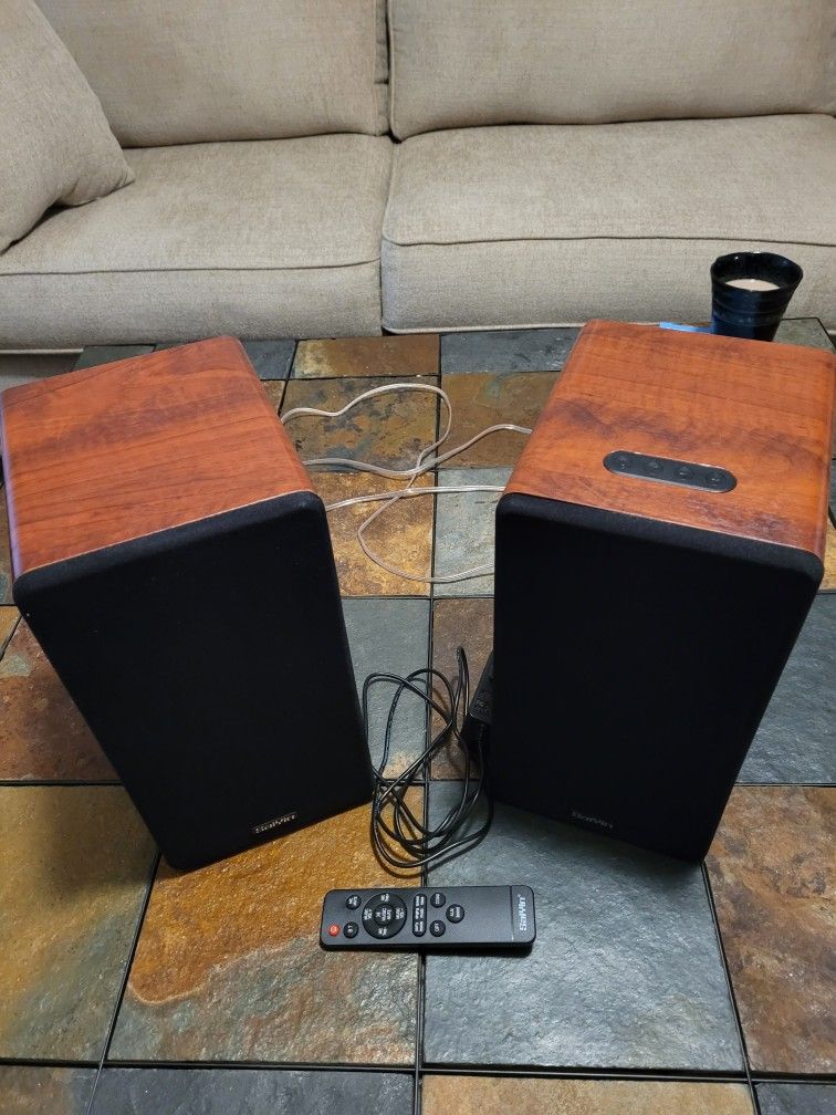 Saiyin Bluetooth Bookshelf Speakers