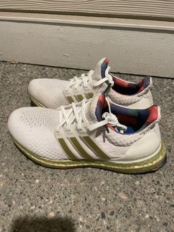 adidas Women's Size 7.5 Ultraboost 5.0 Alphaskin Running Shoe