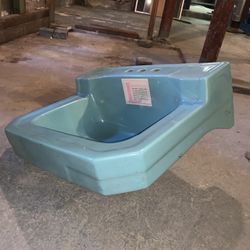 Brand New Vintage Wall Mounted Porcelain Sink