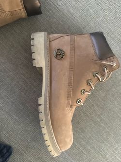 Timberland boots - size 4