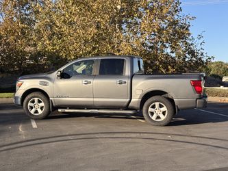 ⭐ 2017 Nissan Titan 4x4 V8 | Salvage Title