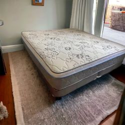 King mattress Pillow Top and box spring set (2pc - brand new) 