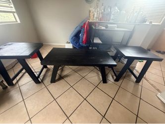 Coffe table with Matching End Tables