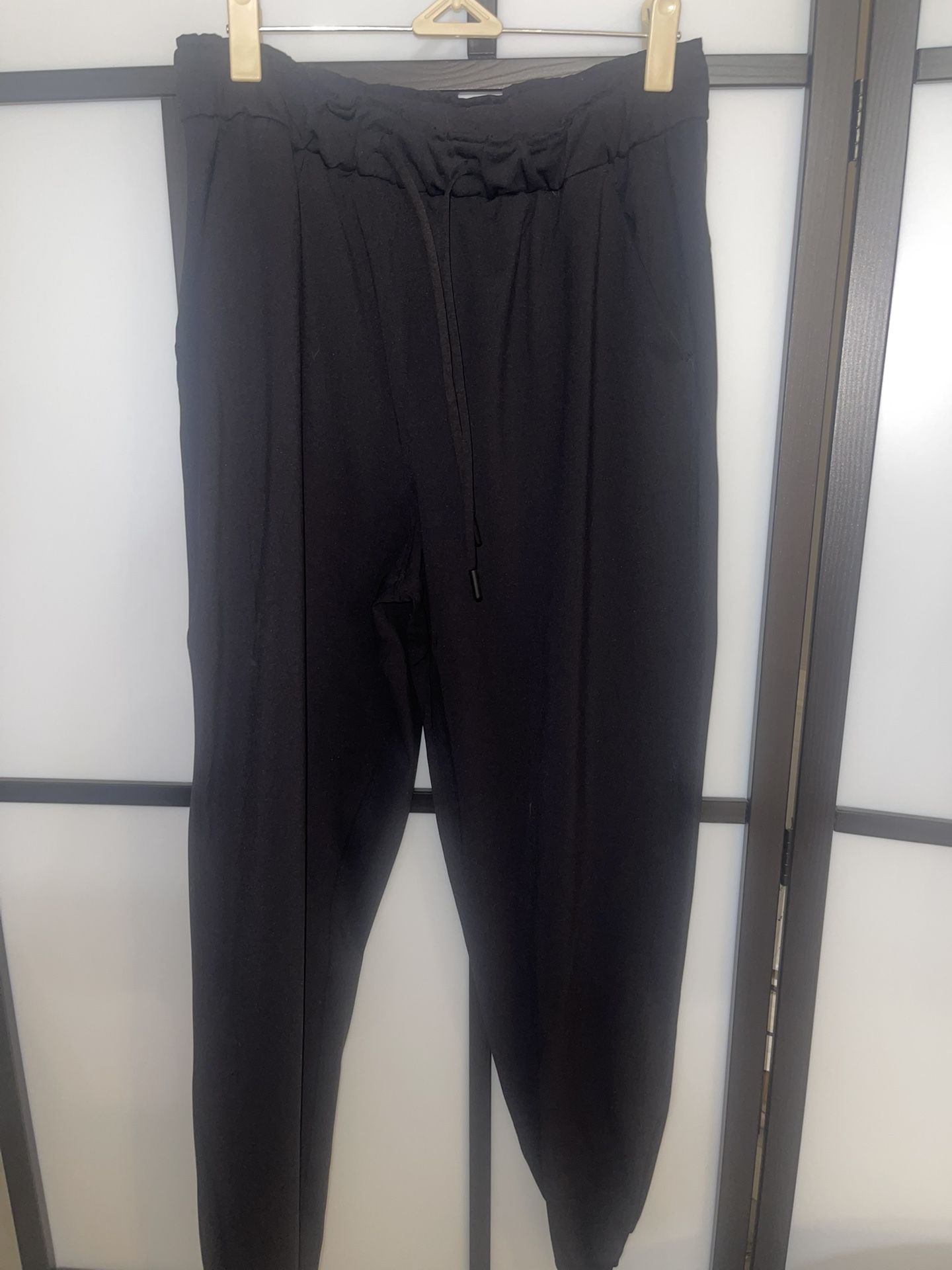 Lululemon Women’s Joggers Sz 8