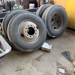 18 Wheeler Tires 