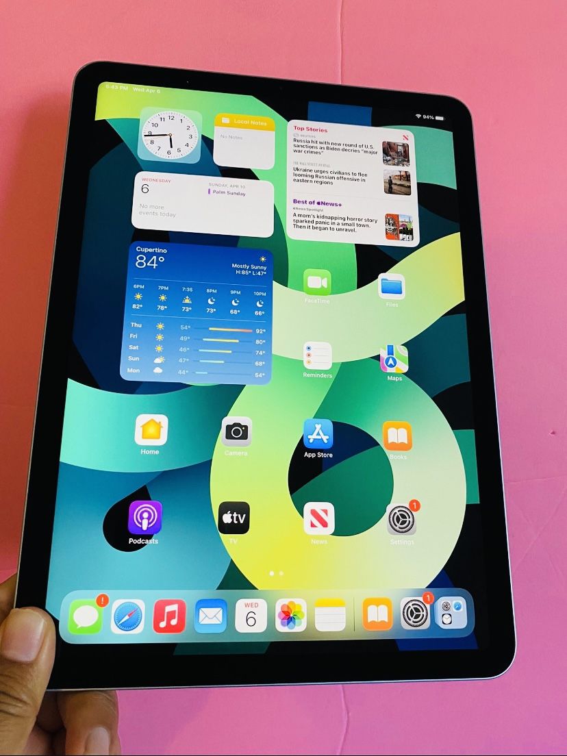 Apple IPad Air 4th Generation (10.9” Liquid Retina/ 2020 Model) 64GB with Accessories (Apple pencil compatible / Apple warranty till Feb. 2023)