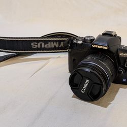 Olympus E410 DSLR 10MP Camera and accessories