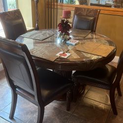 Dining Set with four chairs