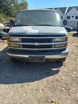 2002 Chevy Express 3500 Motor 5.7 Transmission 4L80  Parts Only $25
