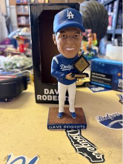 Dave Roberts Bobblehead 2017