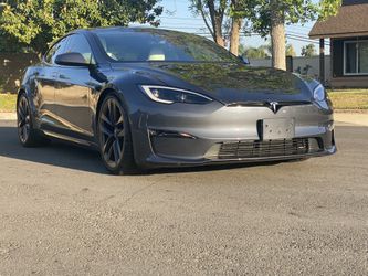 2022 Tesla Model S PLAID