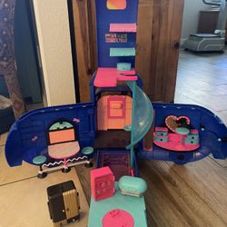 LOL -OMG Dolls/ RV Glamper/ Case And Accessories 