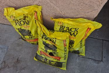 3 bags of Black Cow manure $20