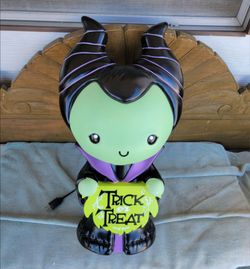 DISNEY MALEFICENT 25" TALL LIGHTED BLOW MOLD HALLOWEEN DECOR--PRICE IS FIRM