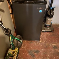frestec mini fridge