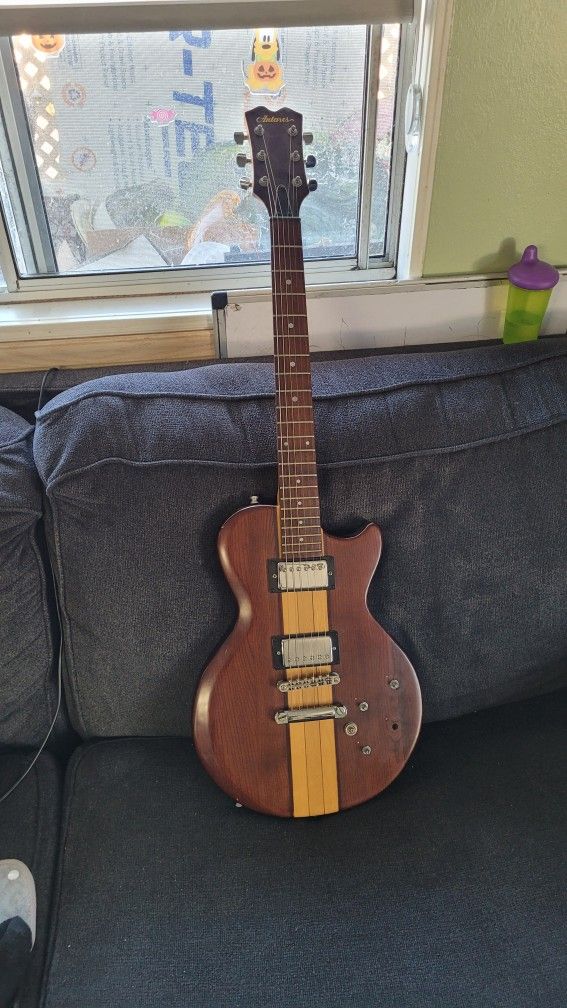 Antares Les Paul Style Guitar