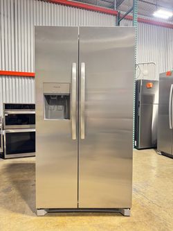 Frigidaire 25.6 Cu Ft Side-by-Side Refrigerator — Ice & Water in Door