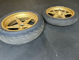 BMW R Nine T Racer front rear wheels tires