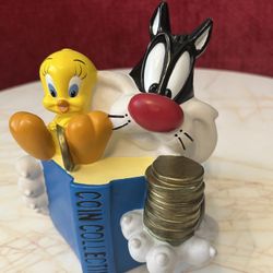 SYLVESTER AND TWEETY BIRD  VINTAGE COIN BANK 1998