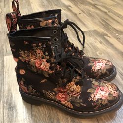 Doc Martens US 6 Rose Floral Black & Pink Canvas Lace Up Combat Boots