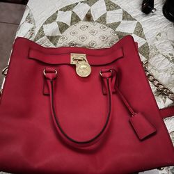 MICHAEL KORS RED PURSE