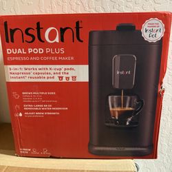 Instant Pot - Dual Pod 3-in-1 Coffee Maker 68oz, Compatible with Nespresso and K-Cups - Black