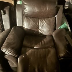 2 Massage Chairs Works But (leg Rest Is Stuck But Easy To Fix) 