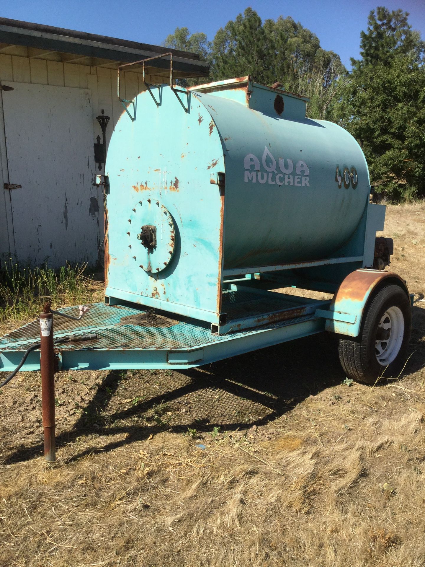 Small hydro seeder