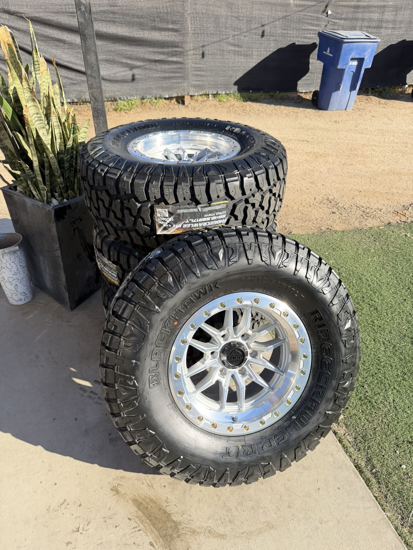 4 lock rims 35x12.50r17 Blackhawk tiresTacoma rims Chevy rims 6 lug rims 35s llantas kmc methods