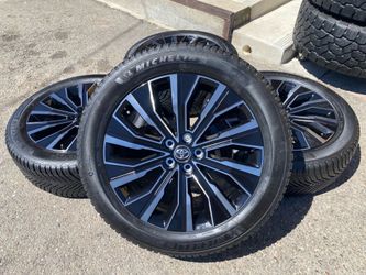 Toyota highlander wheels 235/55/20” Michelin