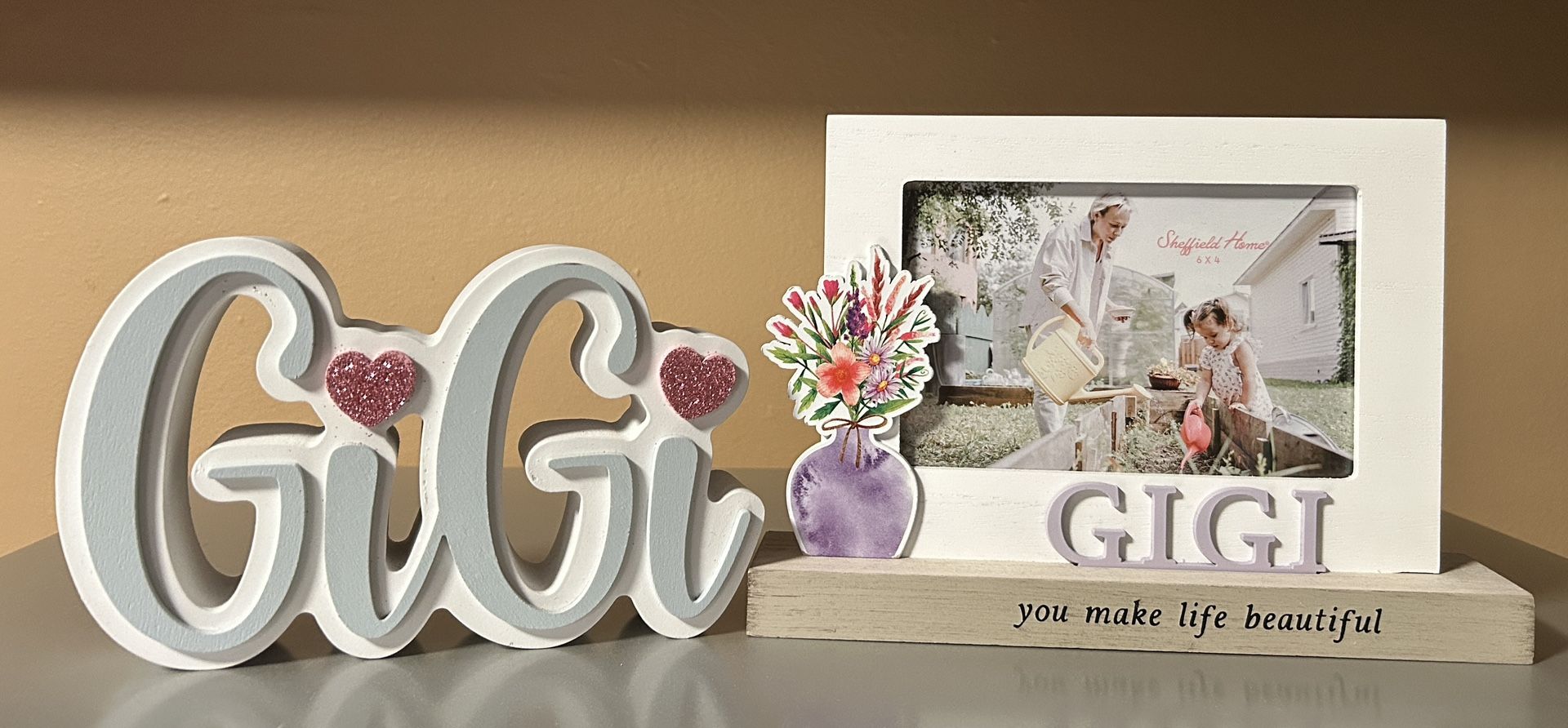 Gigi Sign & picture frame