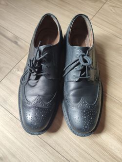 Men's dress shoes