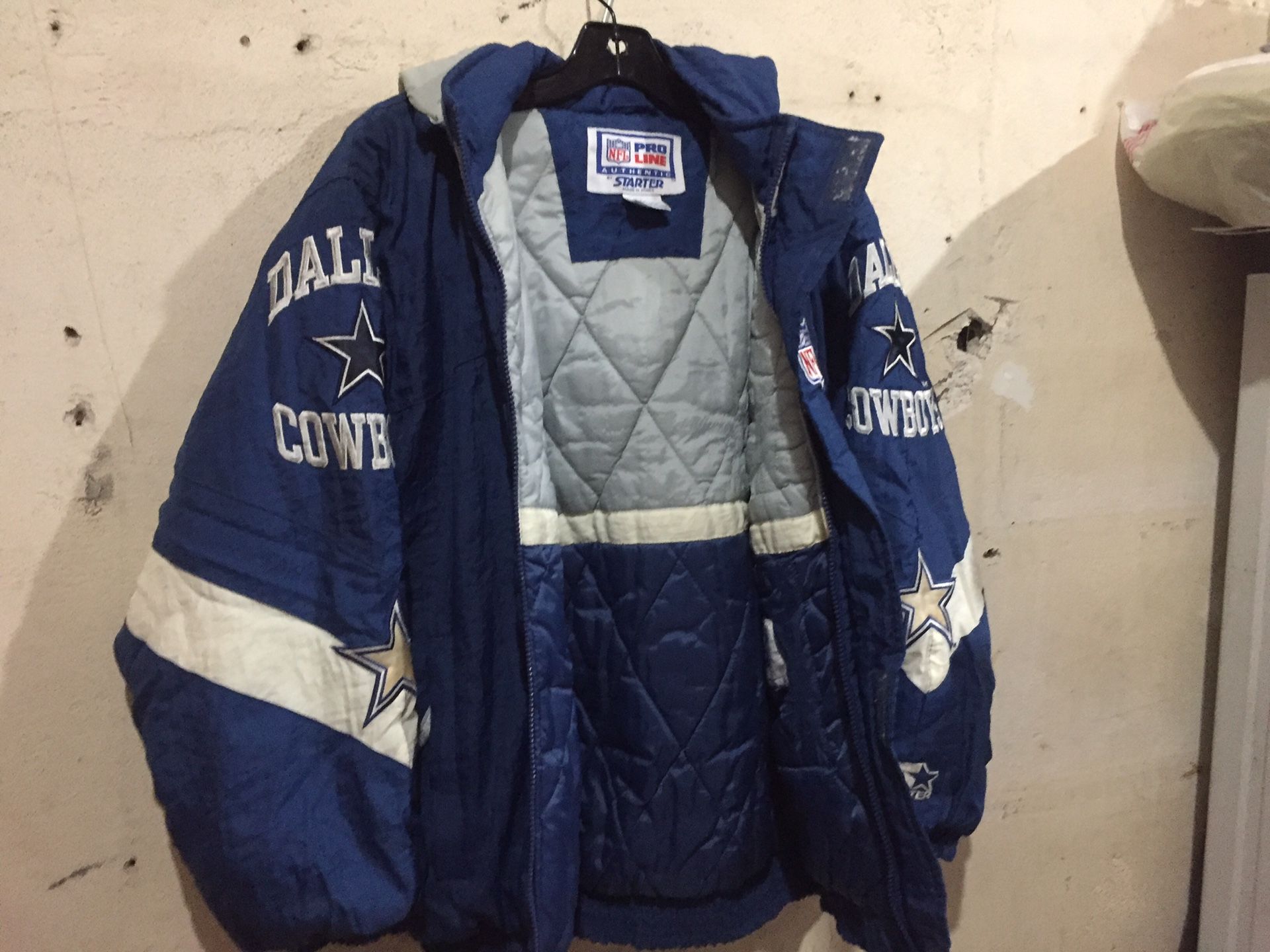 Dallas Cowboys Starter Jacket for Sale in Phoenix, AZ - OfferUp