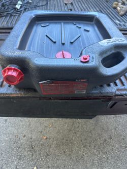 16 Quart Drain Container 