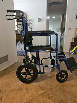 Drive Medical Lightweight Expedition Folding Transport chair with Hand Brakes - Portable Support - Large Rear Wheels - Compact Folding - Comfortable D