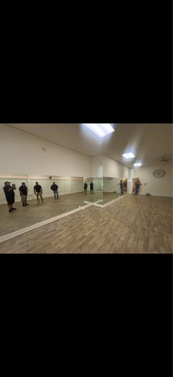 Approximately 90 feet of mirror, 6ft x 7ft and 6ft x 5ft sections