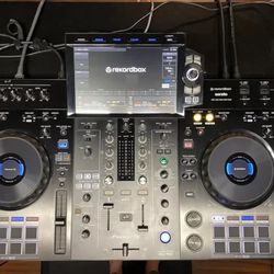 Pioneer DJ XDJ-RX3  DJ Controller