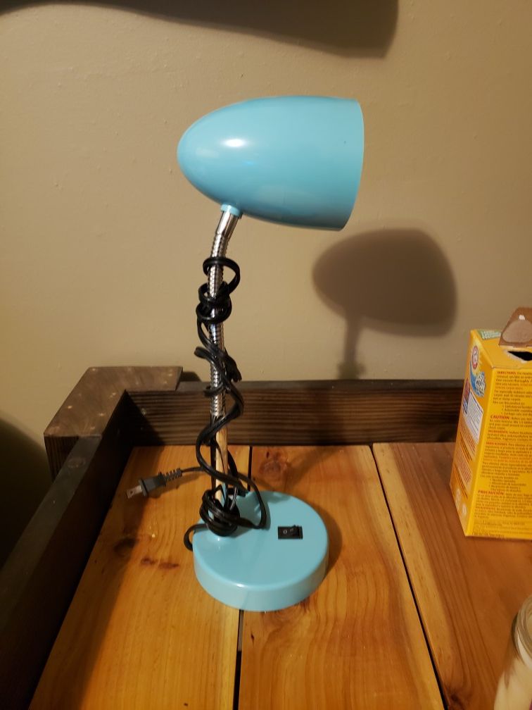 Desk lamp