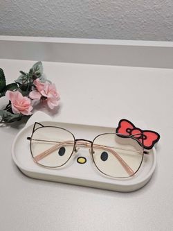 Hello Kitty glasses holder